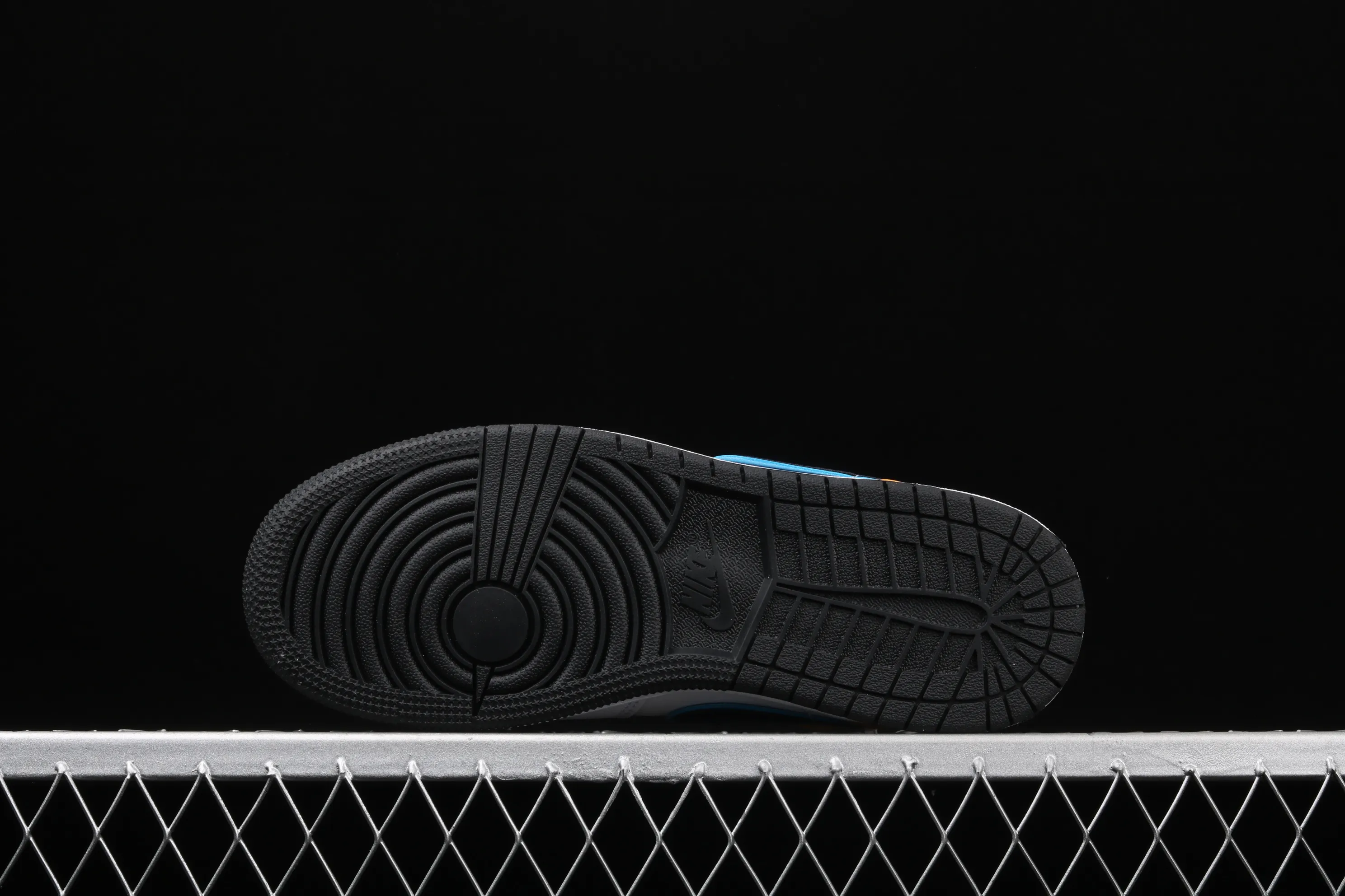 All categories Air Jordan Jordan series basketball shoes Air Jordan 1 Mid Air Jordan 1 Mid SE AJ1 Joe 1 Yuanyang mid-top basketball shoes 554725-128